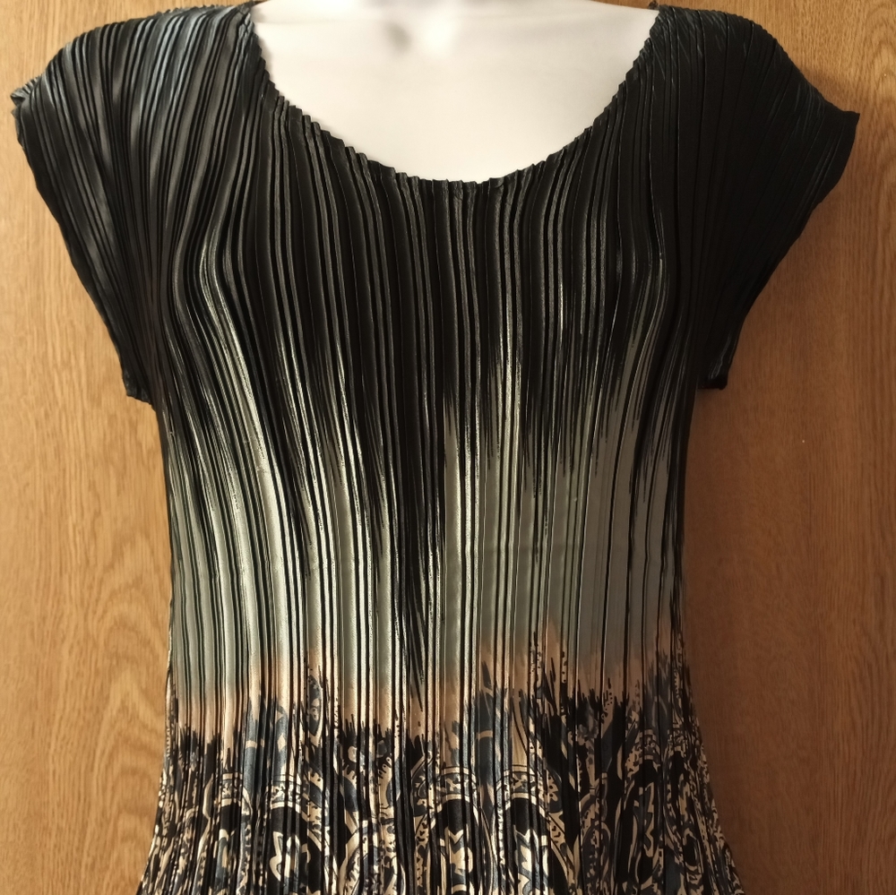 DRESSBARN - Picture 2 of 3
